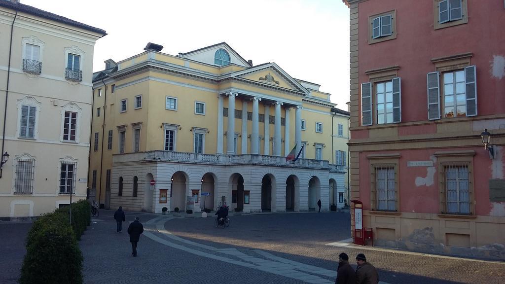 Residenza Teatro Piacenza Luaran gambar